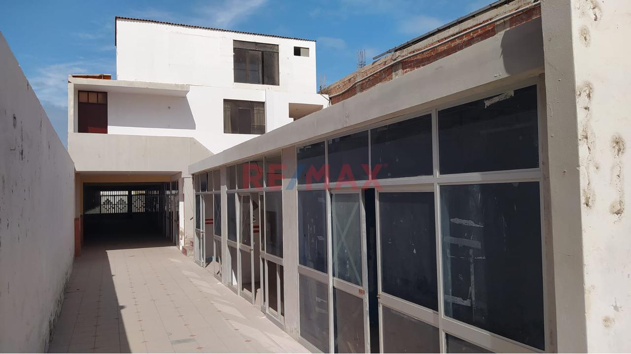 Venta De Amplio Local Comercial (1,267 M2) En El Centro De Camana - 5