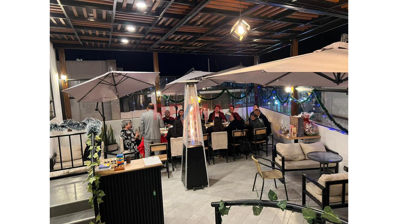 Traspaso Restaurante Rooftop En San Lazaro - Traspaso