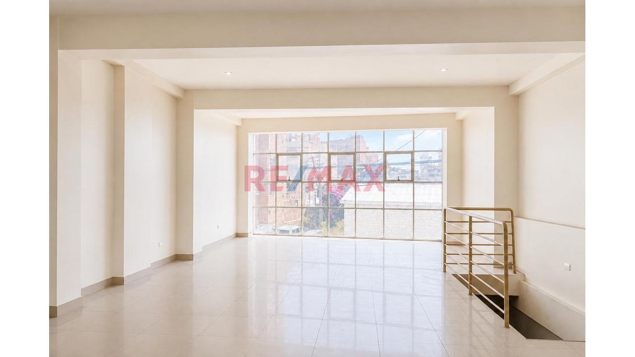 Alquilo Amplio Local Comercial - 2