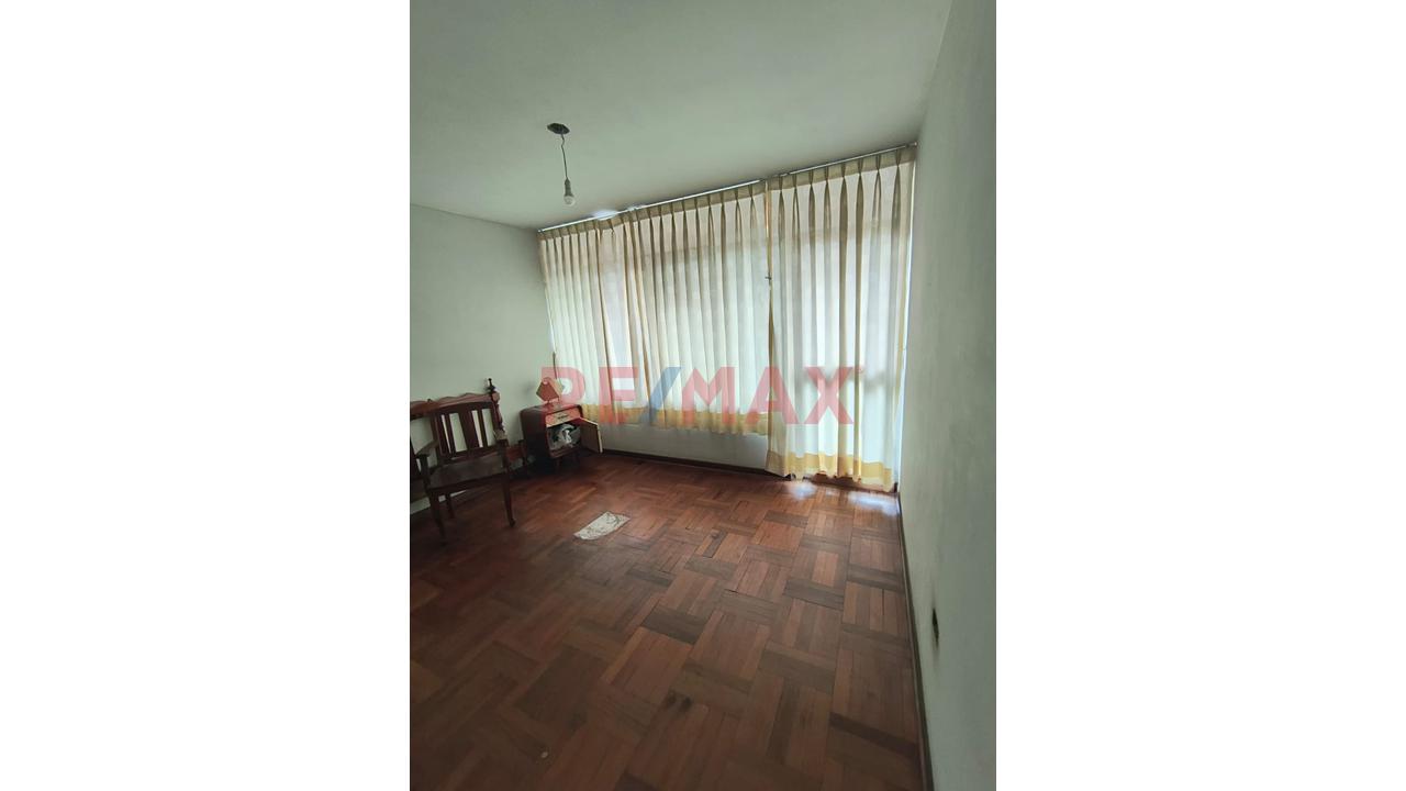 🏡 Casa Amplia En Venta En San Miguel – Urb. Pando - 4