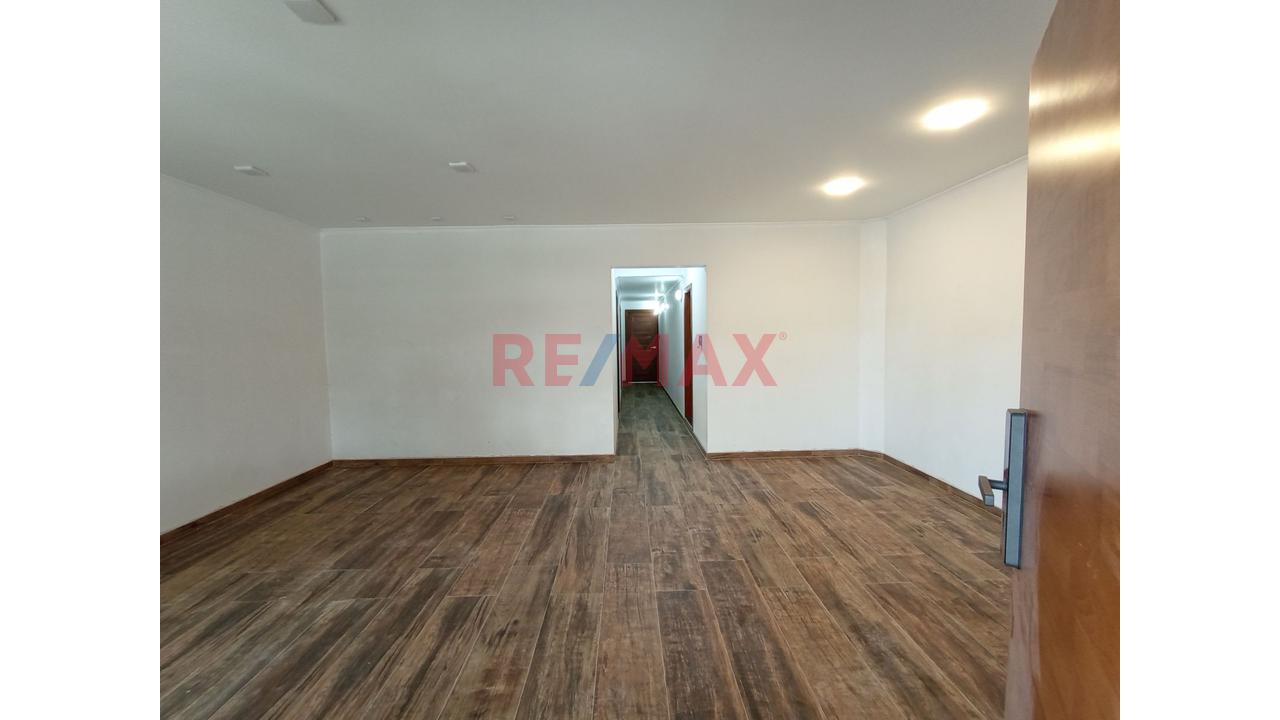 🏡 Amplia Vivienda En El 3Er Piso En San Borja — foto 5