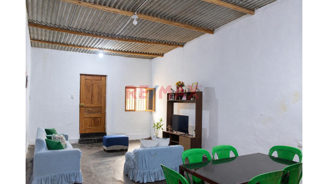 Se Vende Casa En Buena Ubicación Cerca A Avenida Larco, Plaza De Armas De Buenos Aires , Comisaria - 9
