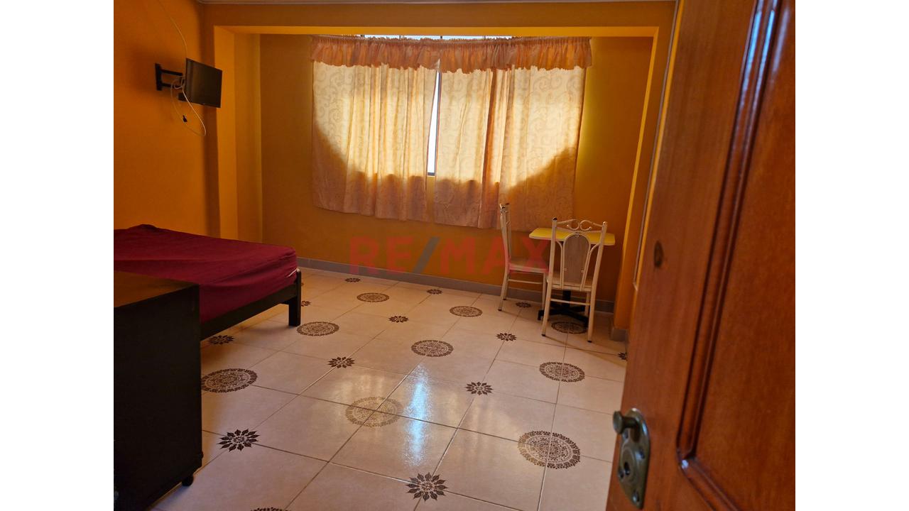 Se Alquila Edificio Comercial - 17 Habitaciones Amobladas U Oficinas - 7