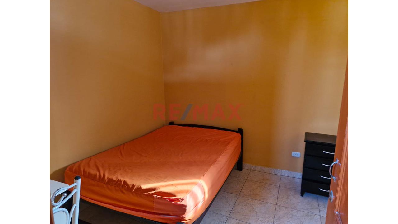 Se Alquila Edificio Comercial - 17 Habitaciones Amobladas U Oficinas - 21