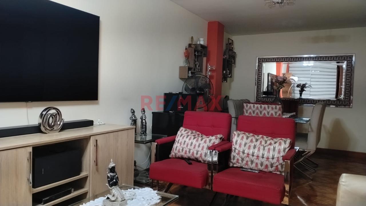 Departamento En Venta Amoblado – 1Er Piso Con Puerta A La Calle, Cerca De Gamarra — foto 2