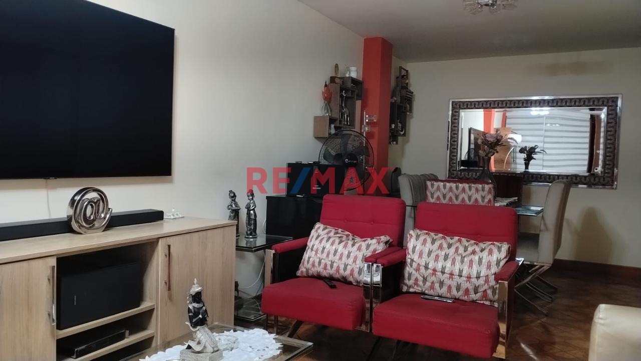 Departamento En Venta Amoblado – 1Er Piso Con Puerta A La Calle, Cerca De Gamarra