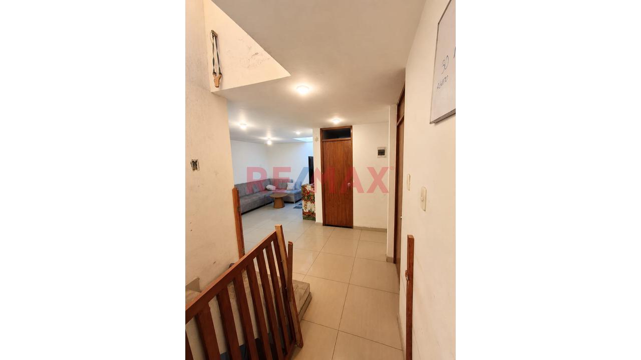 ¡Amplia Casa De 2 Niveles En Venta! - 6