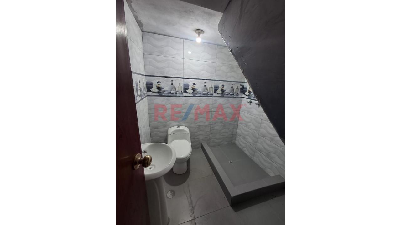 ¡Amplia Casa De 2 Niveles En Venta! - 7