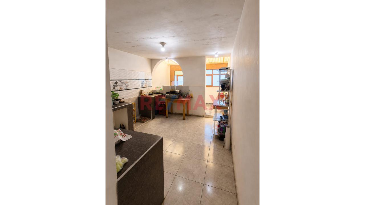 ¡Amplia Casa De 2 Niveles En Venta! - 10