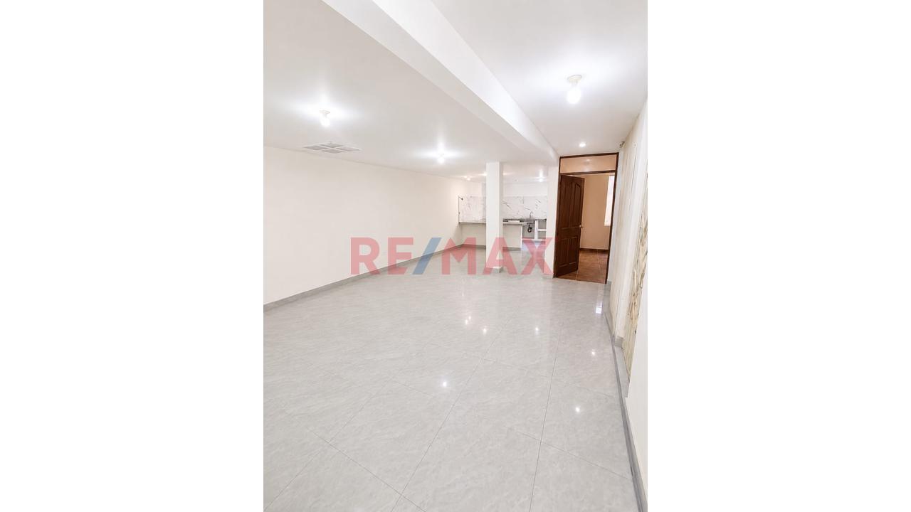 ¡Amplia Casa De 2 Niveles En Venta! - 9