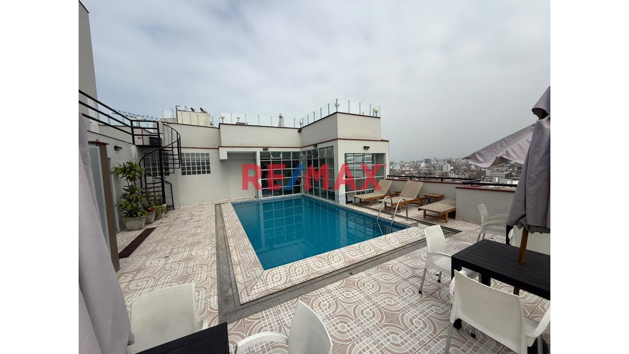 Se Vende Bonito Flat ,Al Costado De Urb Aurora