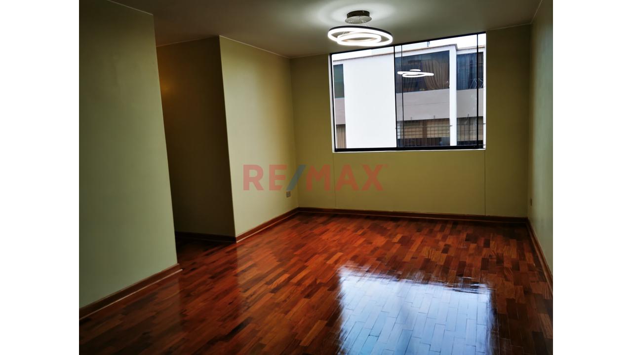 Vendo Departamento En 2Do.Piso - Ubicado En Condominio Laderas De Melgarejo- Alt. Cdra.4 Av. Melgarejo – La Molina — foto 4