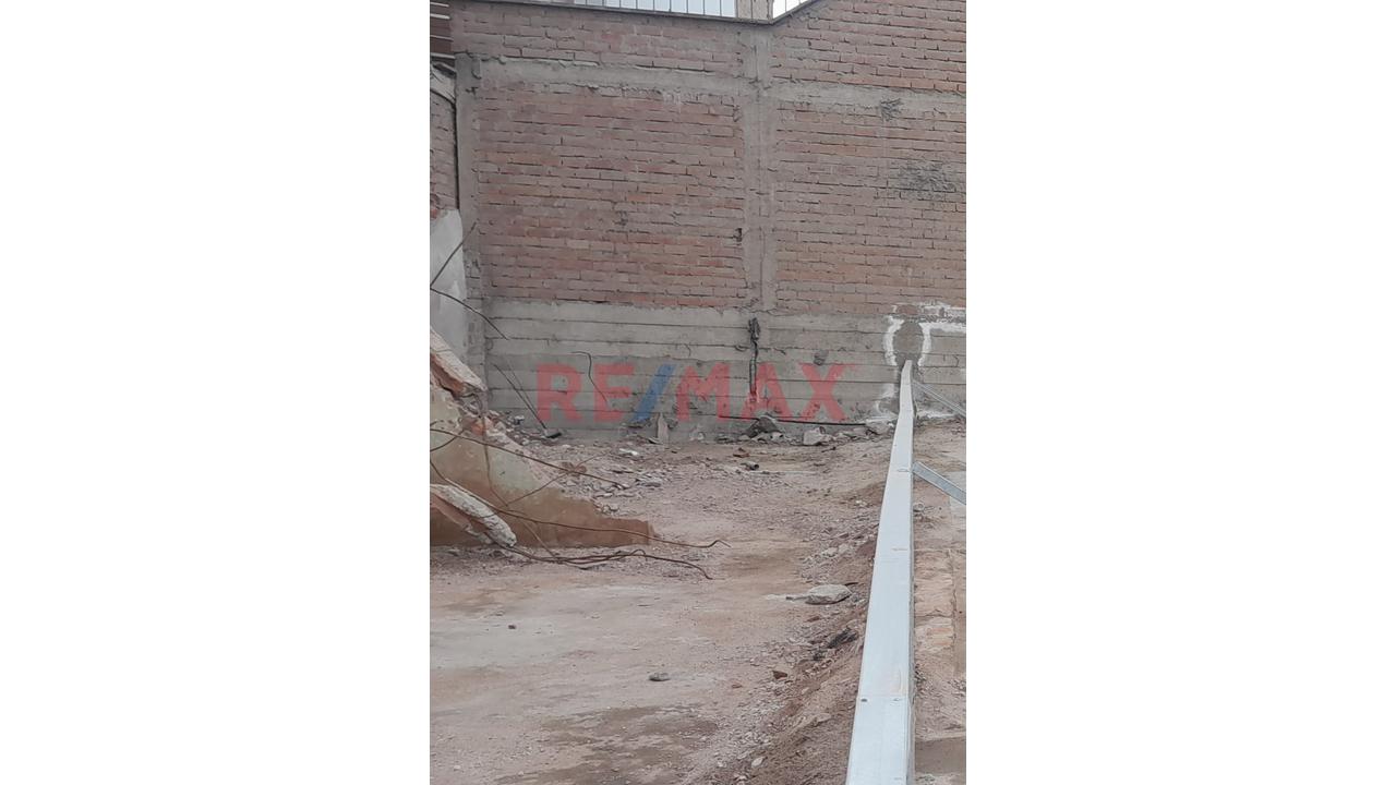 Venta De Terreno En Esquina De 75M2 En Vmt
