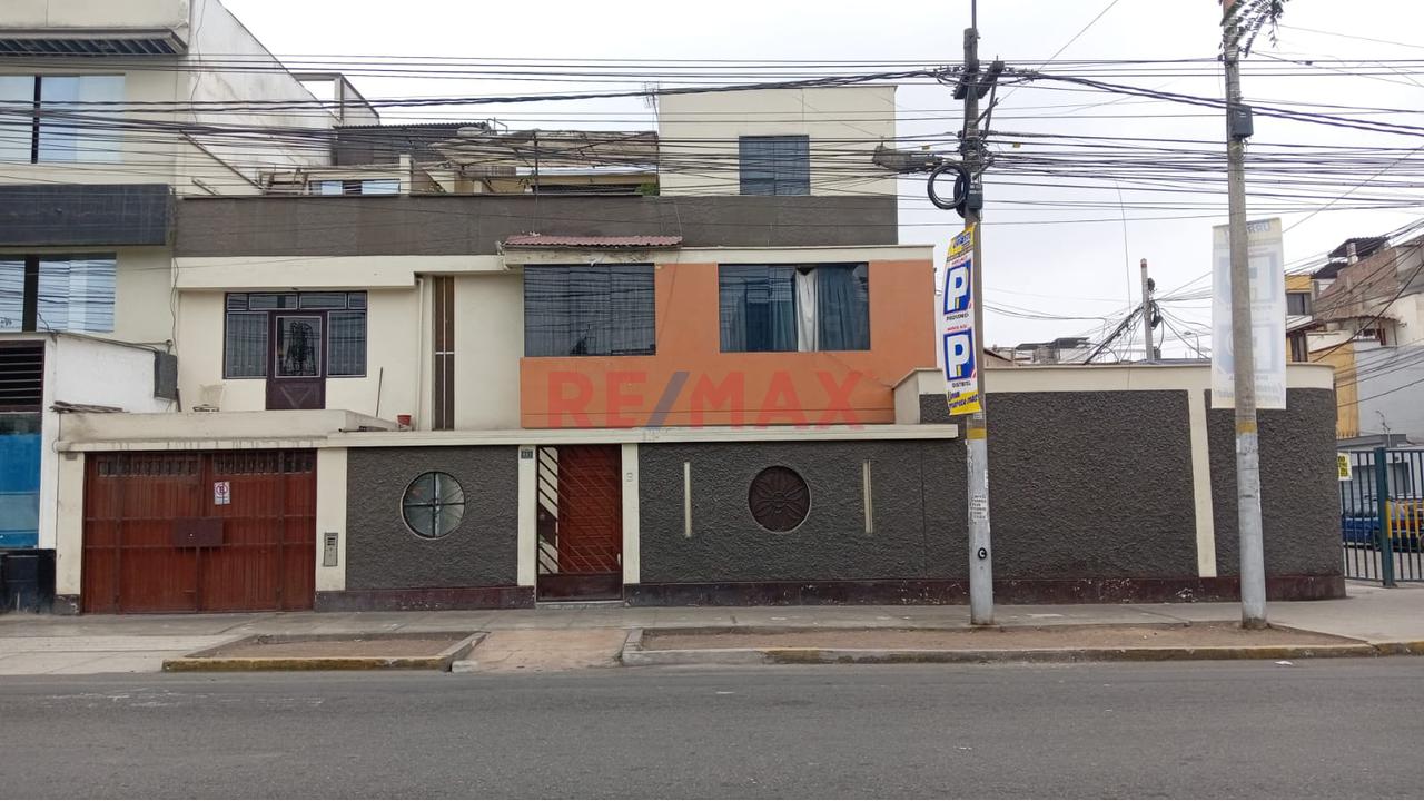 Casa En Venta En San Luis – 241 M² De Terreno En Esquina - 2