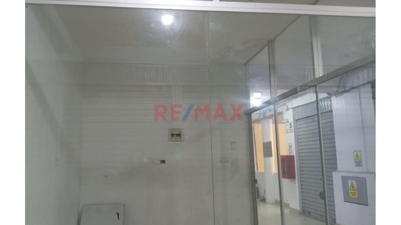 Se Vende Local En Surco - 4