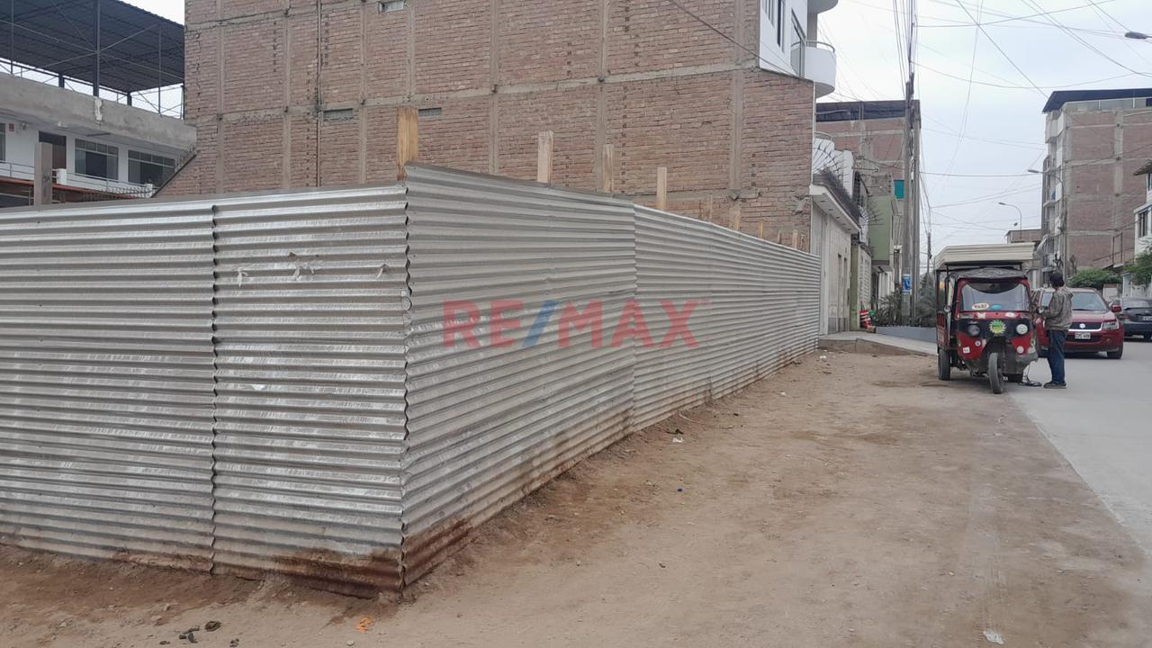 Venta De Terreno En Esquina De 95M2 En Vmt — foto 2