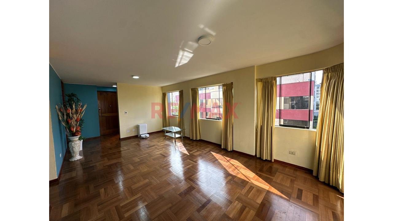 Se Alquila De Departamento De 103 M² En Barrio Médico – Surquillo — foto 3