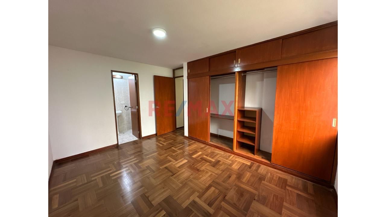 Se Alquila De Departamento De 103 M² En Barrio Médico – Surquillo — foto 8