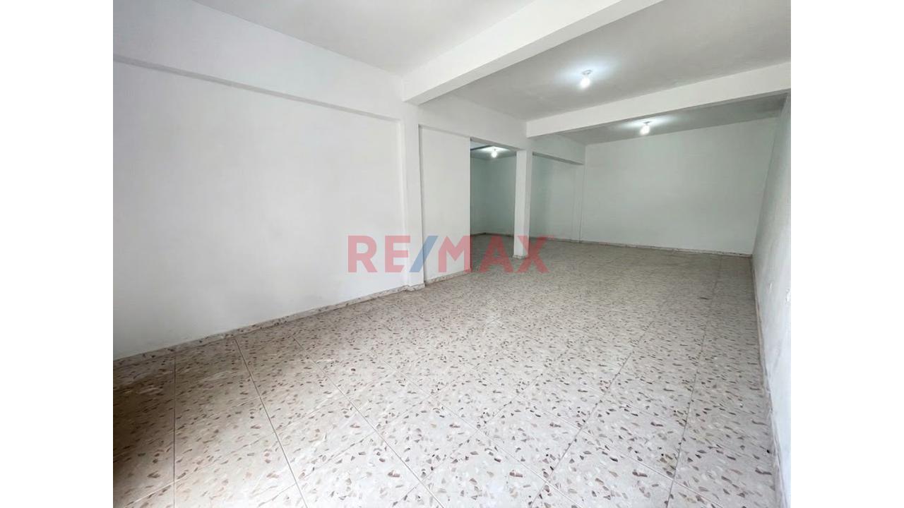 ¡Alquiler De Local Comercial En Primer Piso – ¡Los Nísperos, Smp! - 2