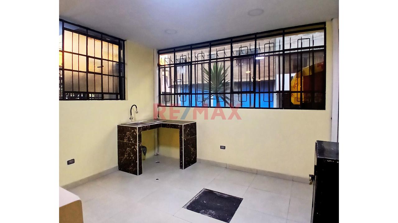🔥 ¡Local En Alquiler En Zona Top De Huancayo! 📍 Aguirre Morales Con Tacna – S/ 1,200 - 6