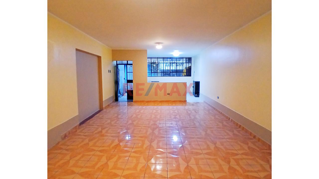 🔥 ¡Local En Alquiler En Zona Top De Huancayo! 📍 Aguirre Morales Con Tacna – S/ 1,200 - 2