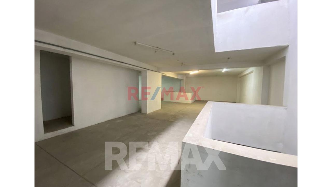 Venta De Local Comercial En Cercado De Lima De 1700 M2 - 19