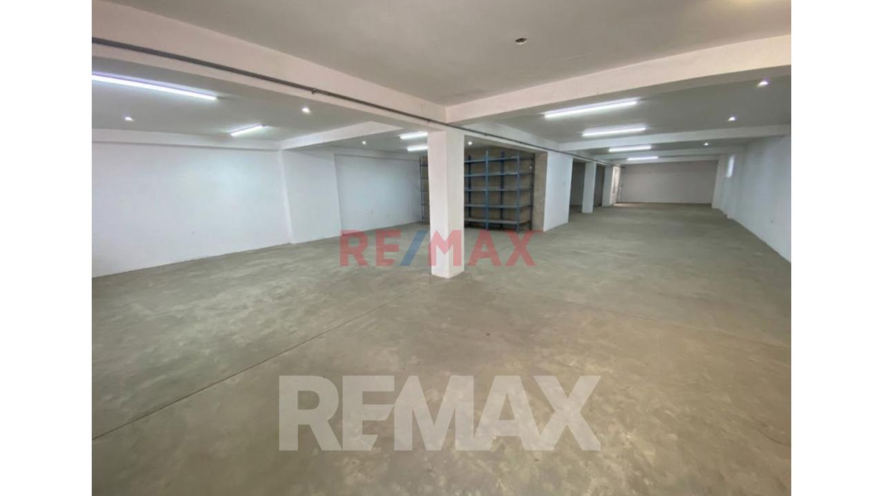 Venta De Local Comercial En Cercado De Lima De 1700 M2 - 16