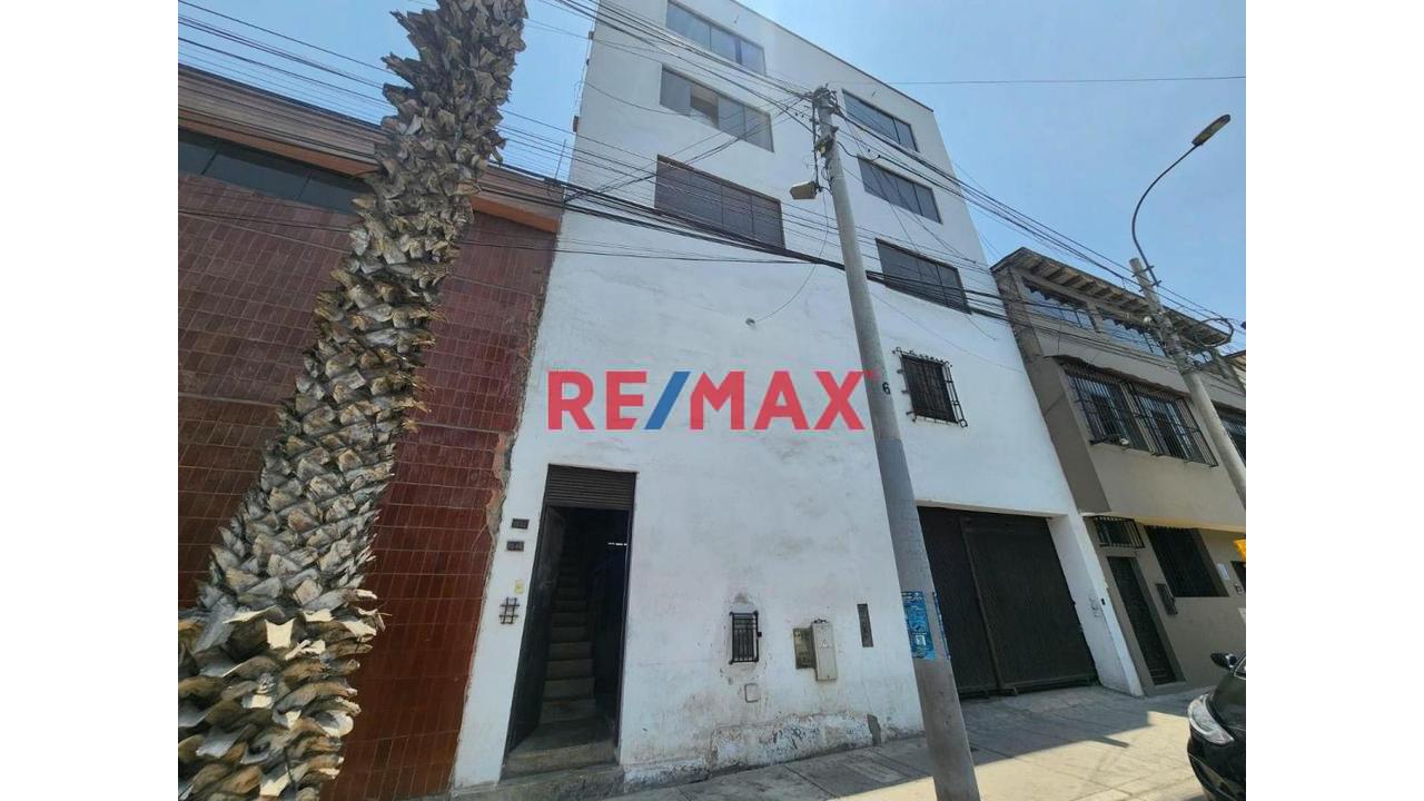 Venta  De Local Comercial En Cercado De Lima De  1700 M2 - 1