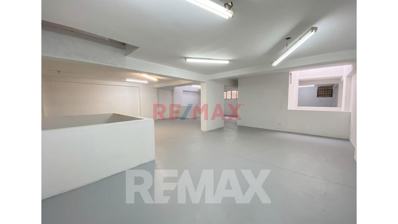 Venta De Local Comercial En Cercado De Lima De 1700 M2 - 20