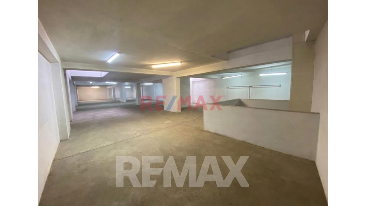 Venta De Local Comercial En Cercado De Lima De 1700 M2 - 18