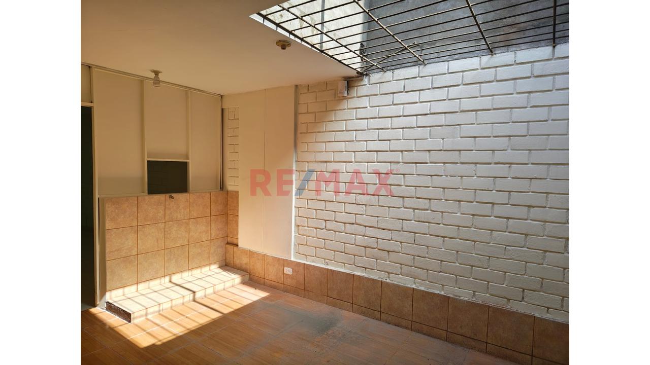 ¡Gran Local En 1.Er Piso! Amplio, Seguro Y Listo Para Tu Negocio — foto 6