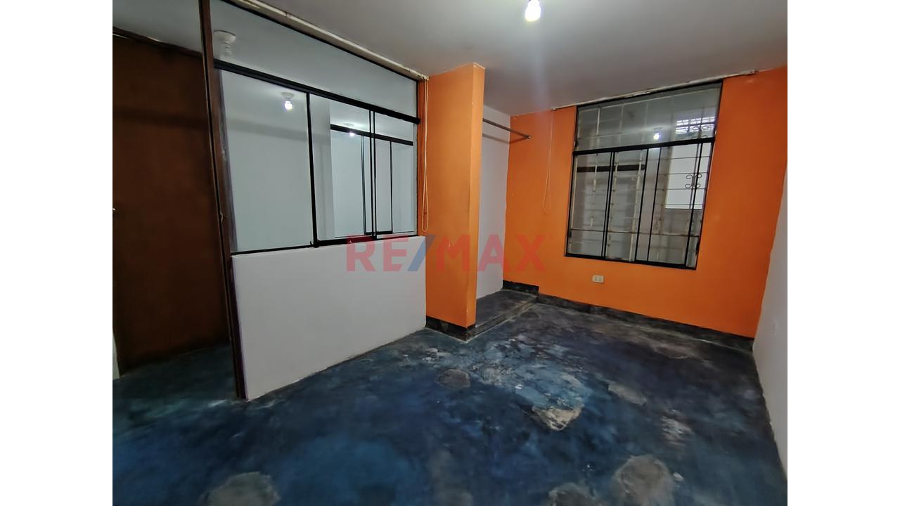Casa En Venta En Villa El Salvador 108M2 06Dorm Cochera — foto 14