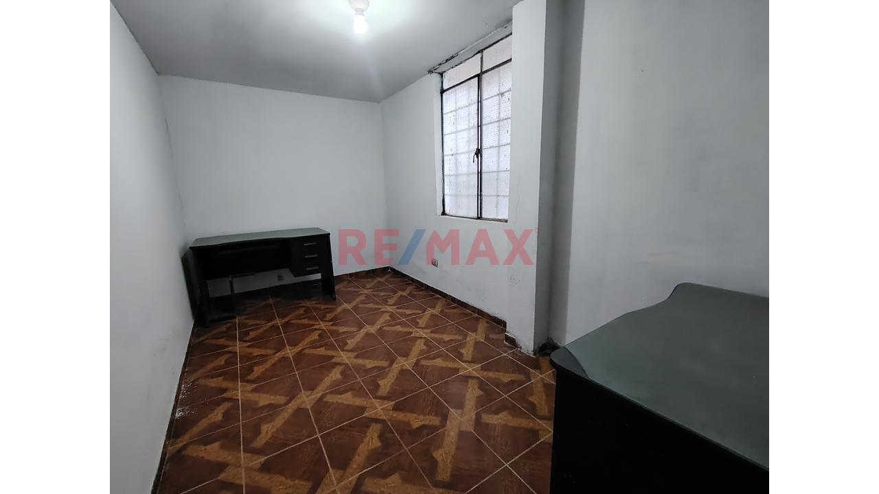 Casa En Venta En Villa El Salvador 108M2 06Dorm Cochera — foto 6