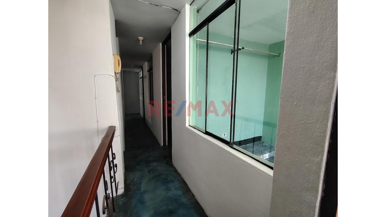 Casa En Venta En Villa El Salvador 108M2 06Dorm Cochera — foto 11