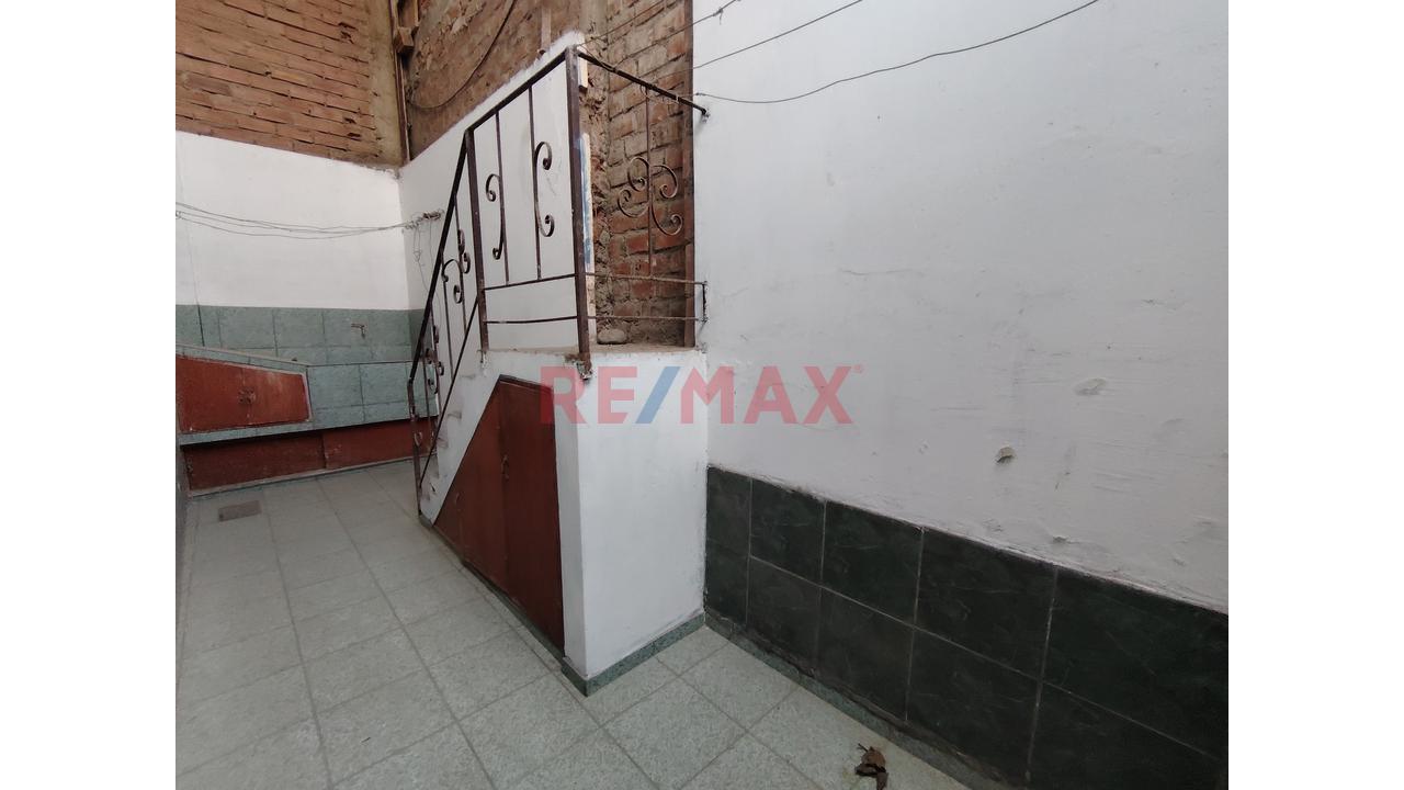 Casa En Venta En Villa El Salvador 108M2 06Dorm Cochera — foto 7
