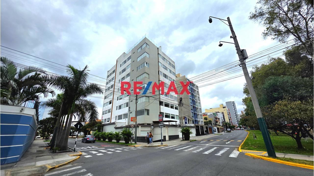 Departamento En Alquiler Sin Amoblar En San Borja – Vista A Áreas Verdes | 105 M²