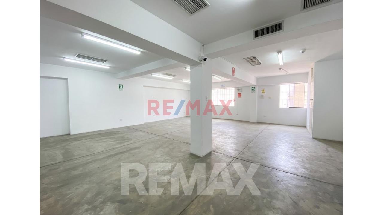 Alquiler De Local Comercial En Cercado De Lima De 1700 M2 - 12