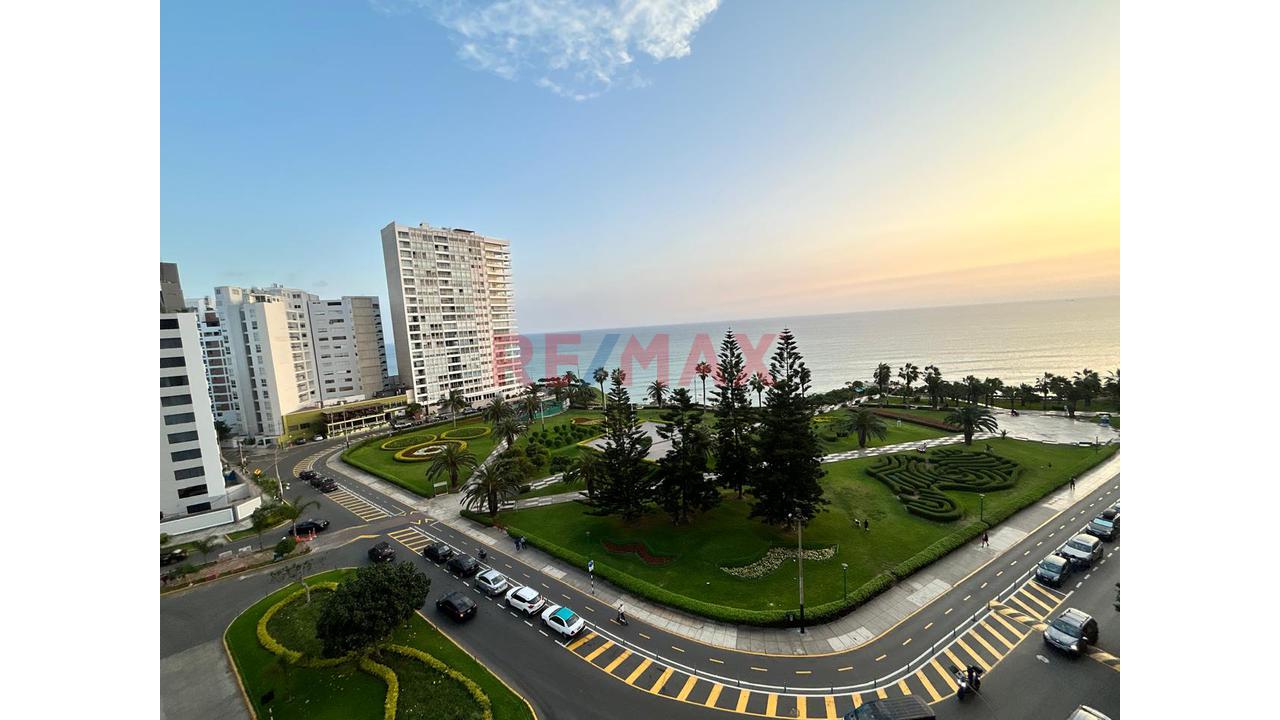 Se Vende Departamento Con Vista Espectacular Al Mar En El Malecón De Miraflores — foto 2