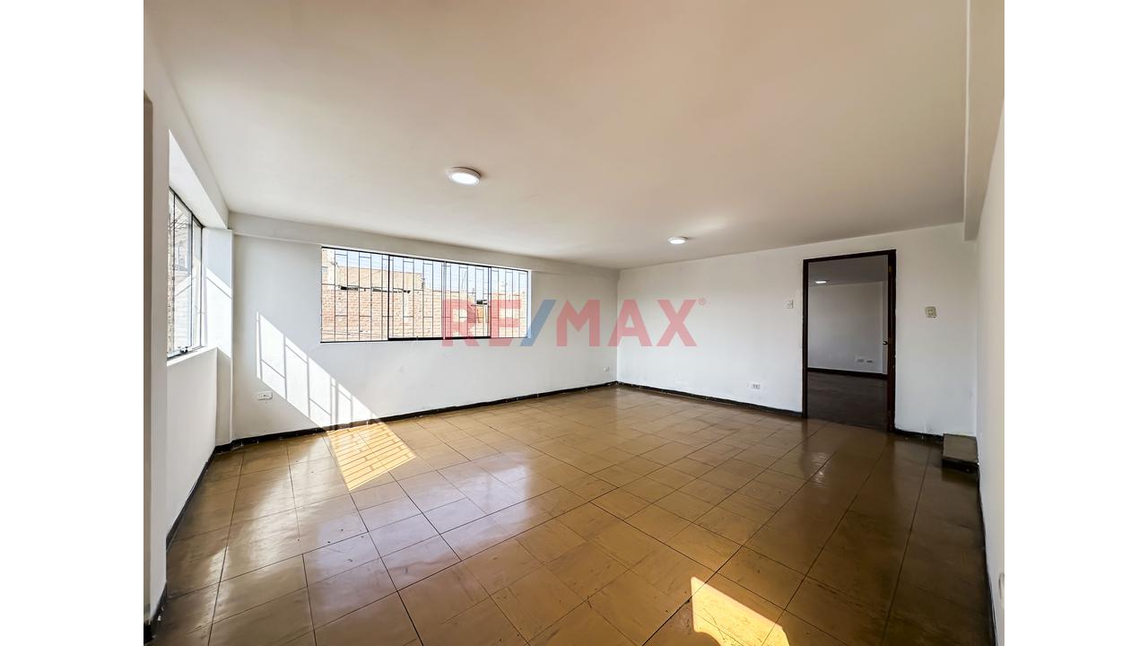 🏡 ¡Invierte En Una Propiedad Que Puede Generarte Ingresos Desde Diferentes Espacios En El Callao! 💰✨ — foto 15