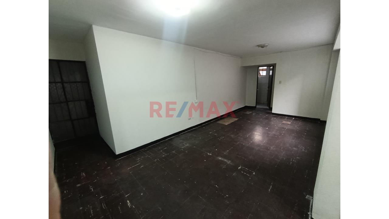 Departamento En Segundo Piso, Lima Cercado, Av. Naciones Unidas. Cerca A Totis — foto 10