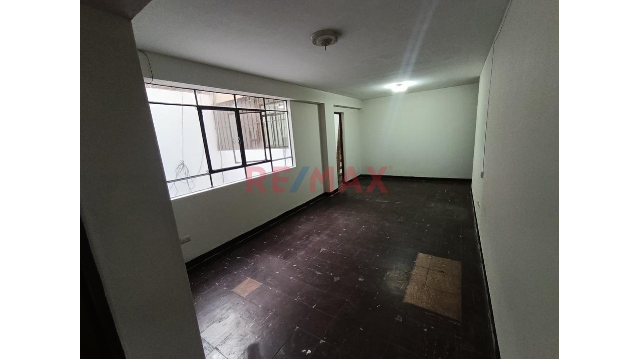 Departamento En Segundo Piso, Lima Cercado, Av. Naciones Unidas. Cerca A Totis — foto 5