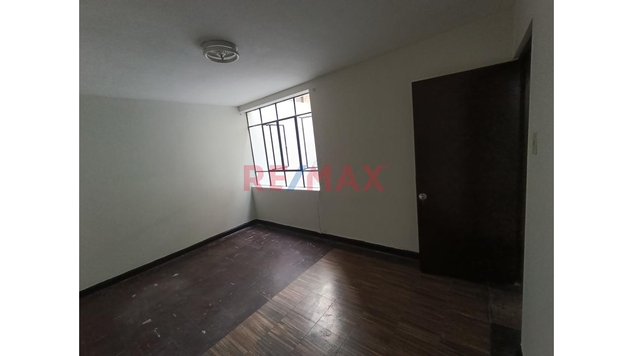 Departamento En Segundo Piso, Lima Cercado, Av. Naciones Unidas. Cerca A Totis — foto 8