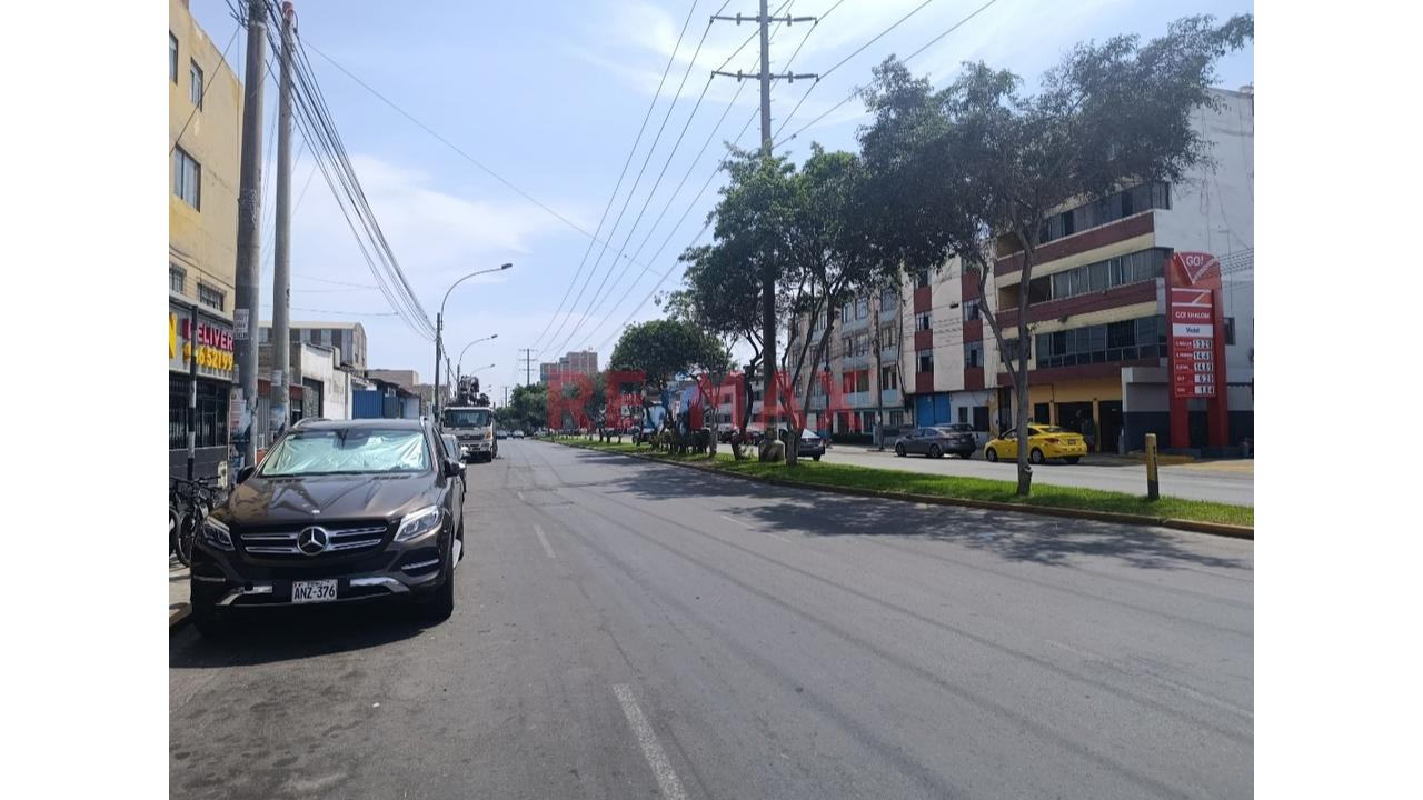 Departamento En Segundo Piso, Lima Cercado, Av. Naciones Unidas. Cerca A Totis — foto 2
