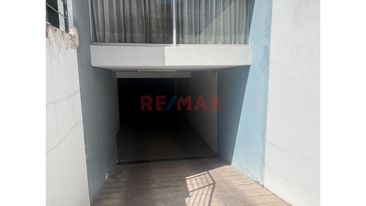 ¡Oportunidad En Miraflores! Departamento En 6.º Piso Con Ascensor - 4