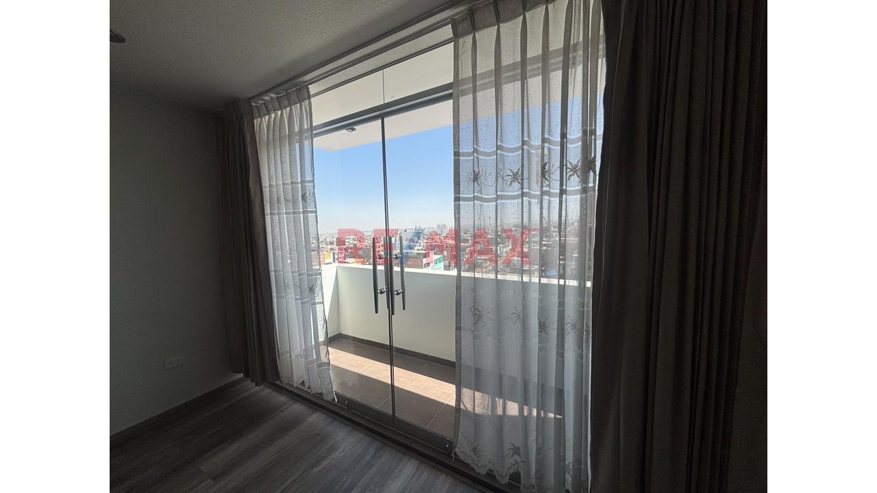 ¡Oportunidad En Miraflores! Departamento En 6.º Piso Con Ascensor - 2