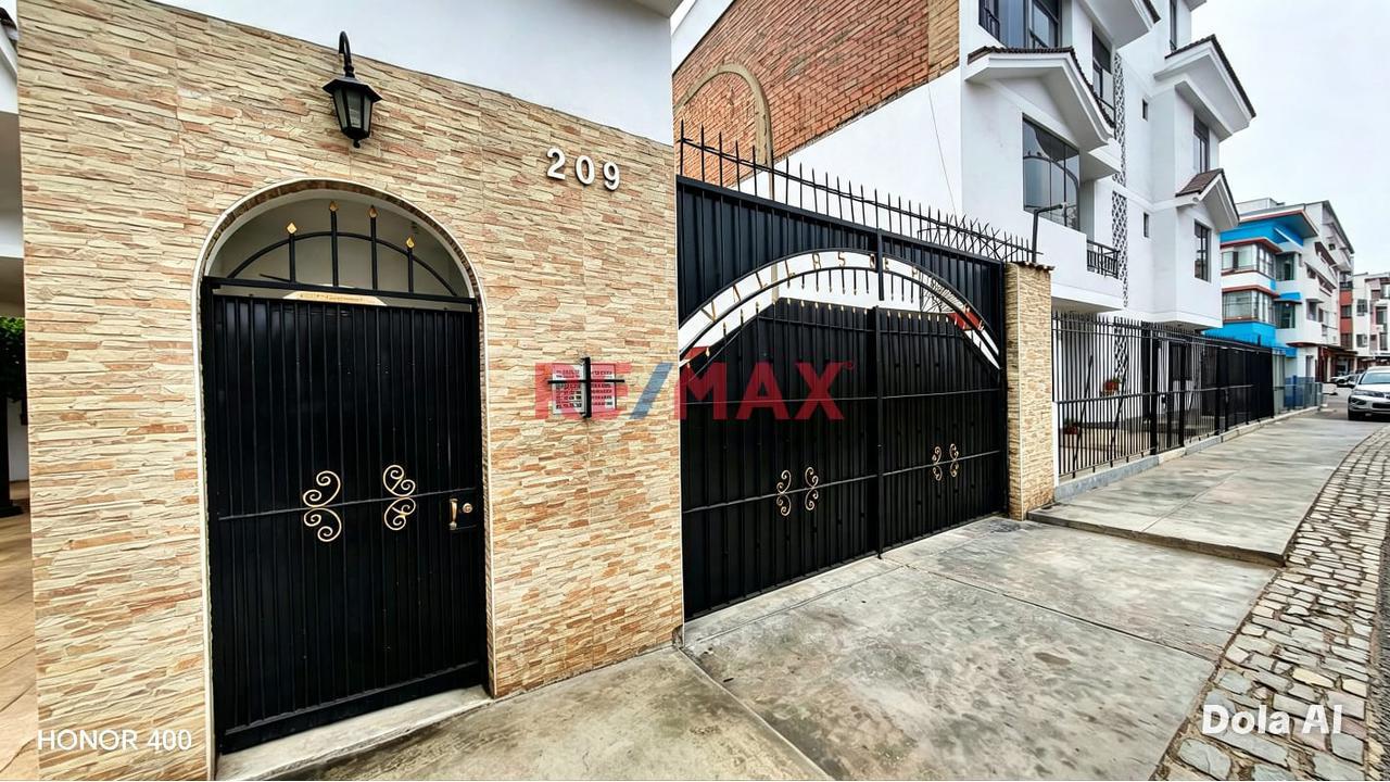 Alquilo Departamento  1Er Piso + Cochera En San Martin De Porres