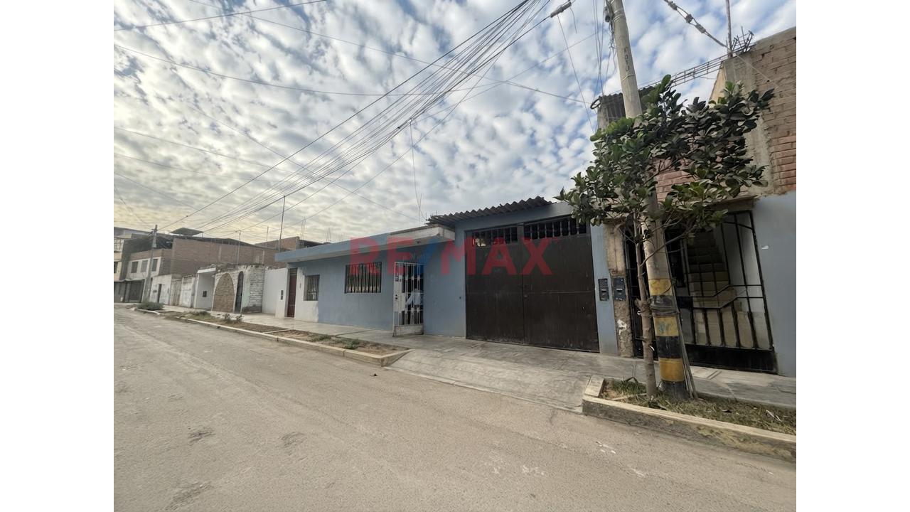 Venta De Casa Calle Salkantay Cerca A Alpamayo Urb. La Libertad - 12