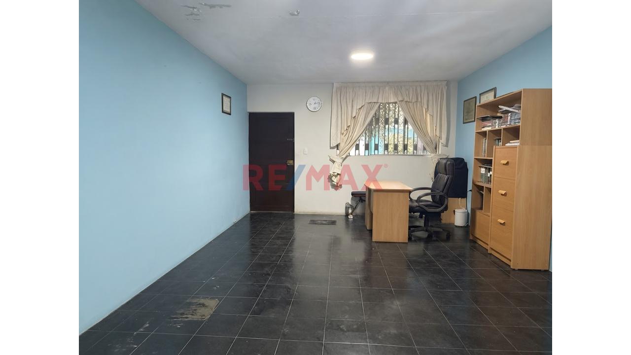 Venta De Casa Calle Salkantay Cerca A Alpamayo Urb. La Libertad - 2