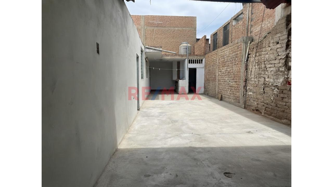Venta De Casa Calle Salkantay Cerca A Alpamayo Urb. La Libertad - 11