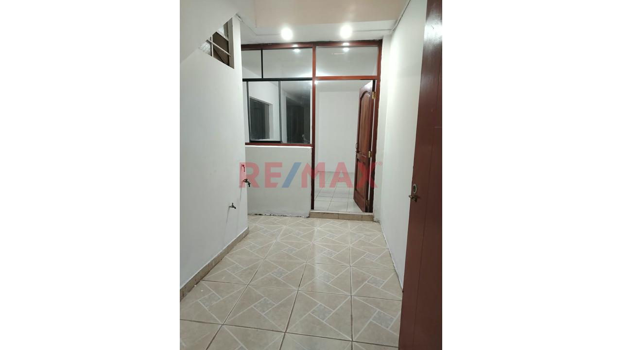 🏡 ¡Alquila Tu Nuevo Hogar En Urb. La Florida! - 2